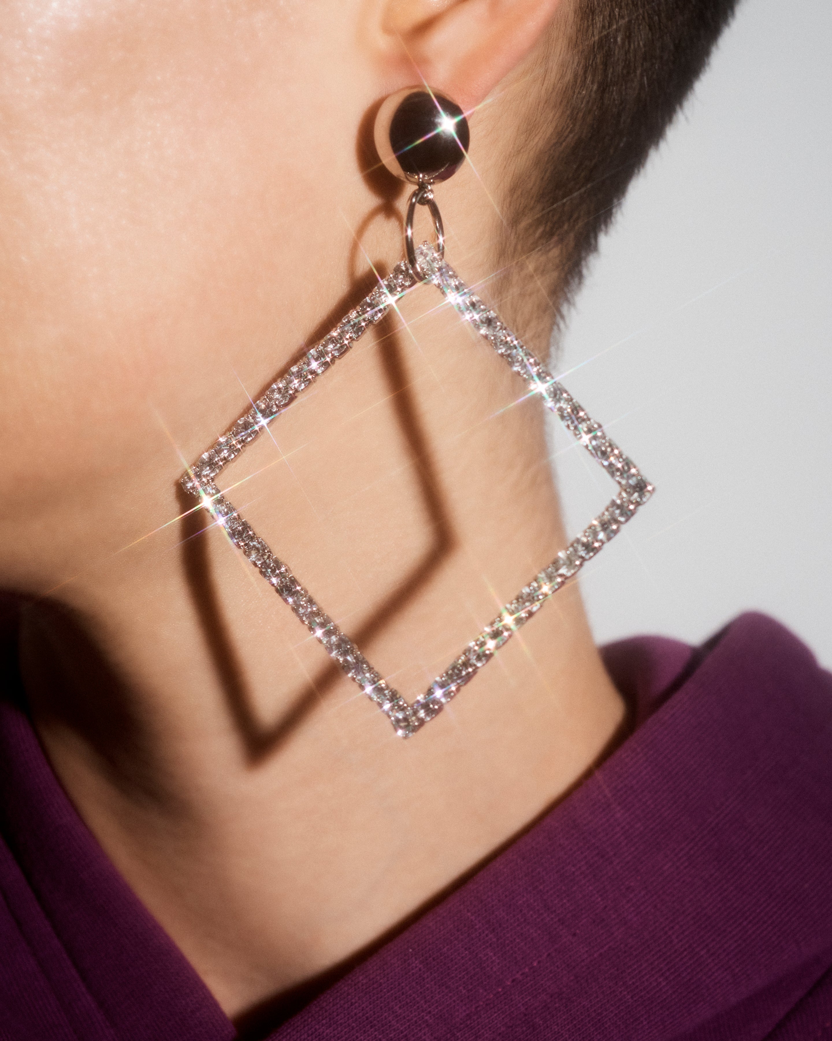 DONNE-MOI DES BOUCLES D'OREILLES