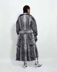 MULTI POCKET TRENCH COAT SNAKE PRINT