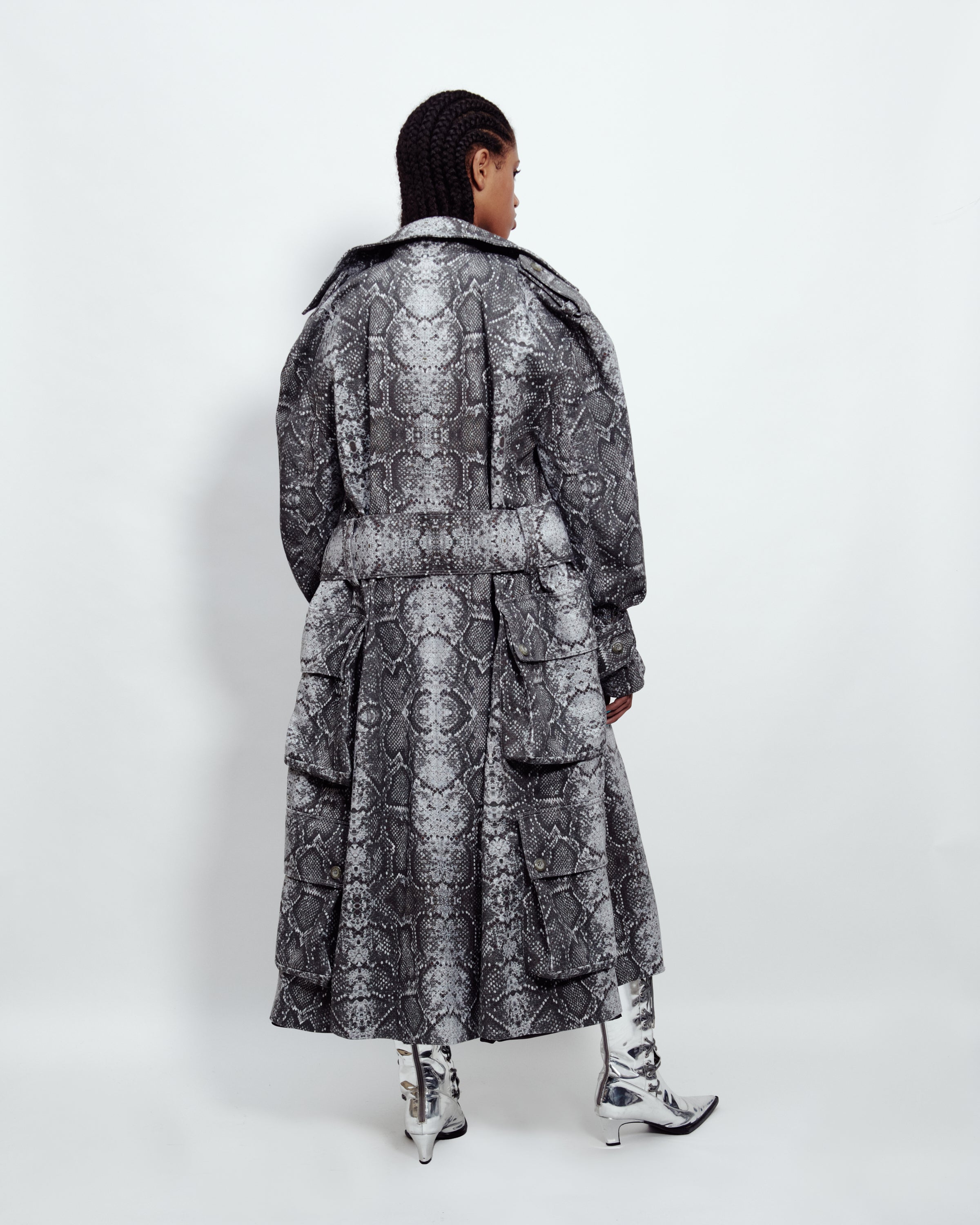 MULTI POCKET TRENCH COAT SNAKE PRINT