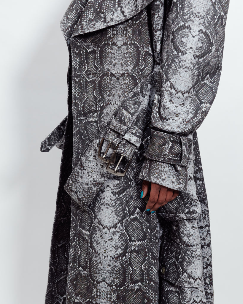 MULTI POCKET TRENCH COAT SNAKE PRINT
