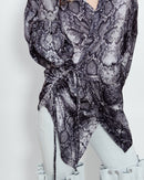 SNAKE PRINT WRAP SHIRT