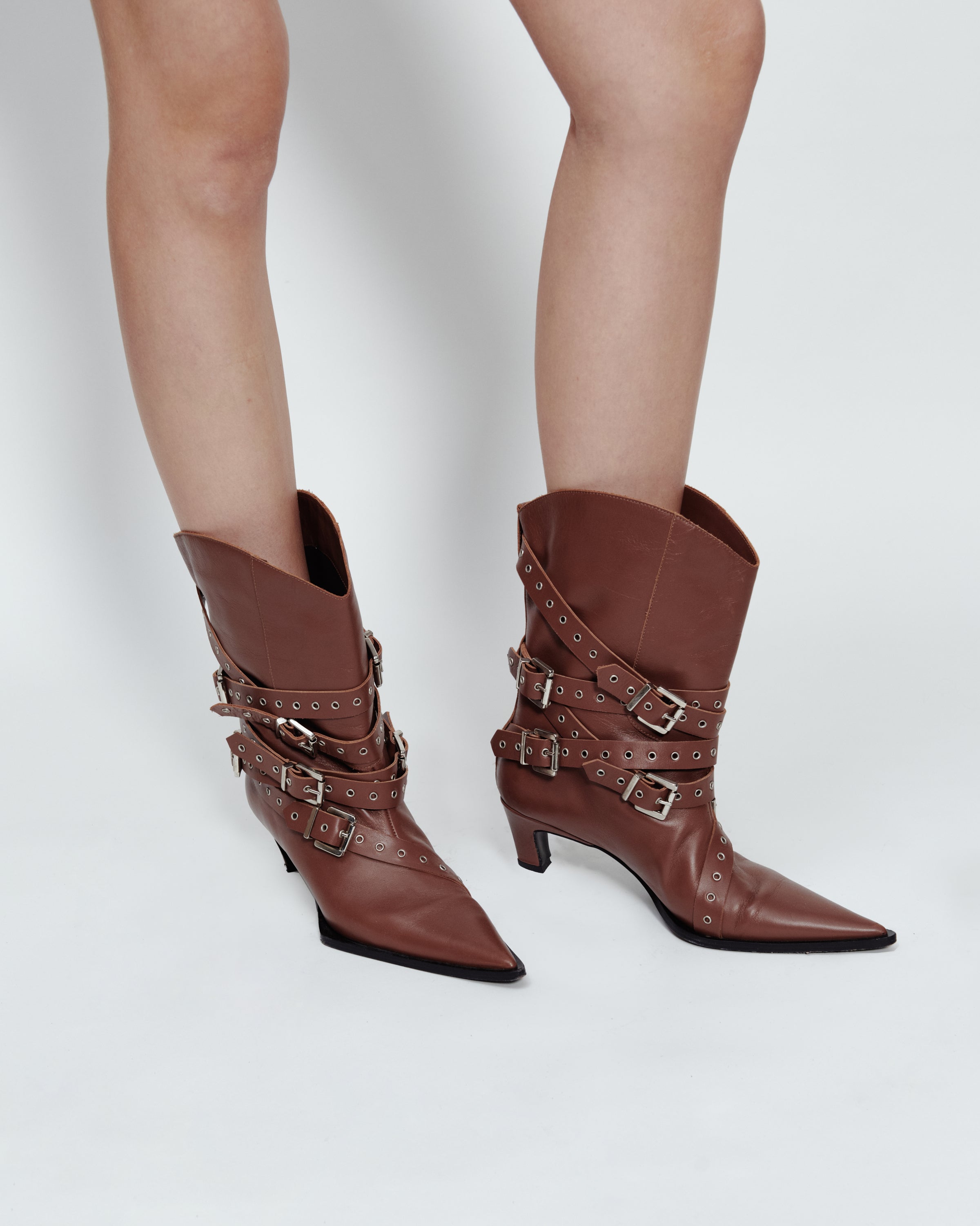 BUCKLE BELT BOOTS
