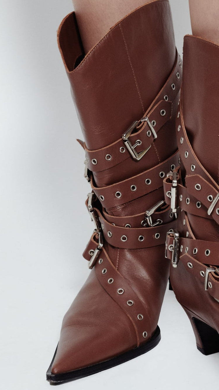 BUCKLE BELT BOOTS