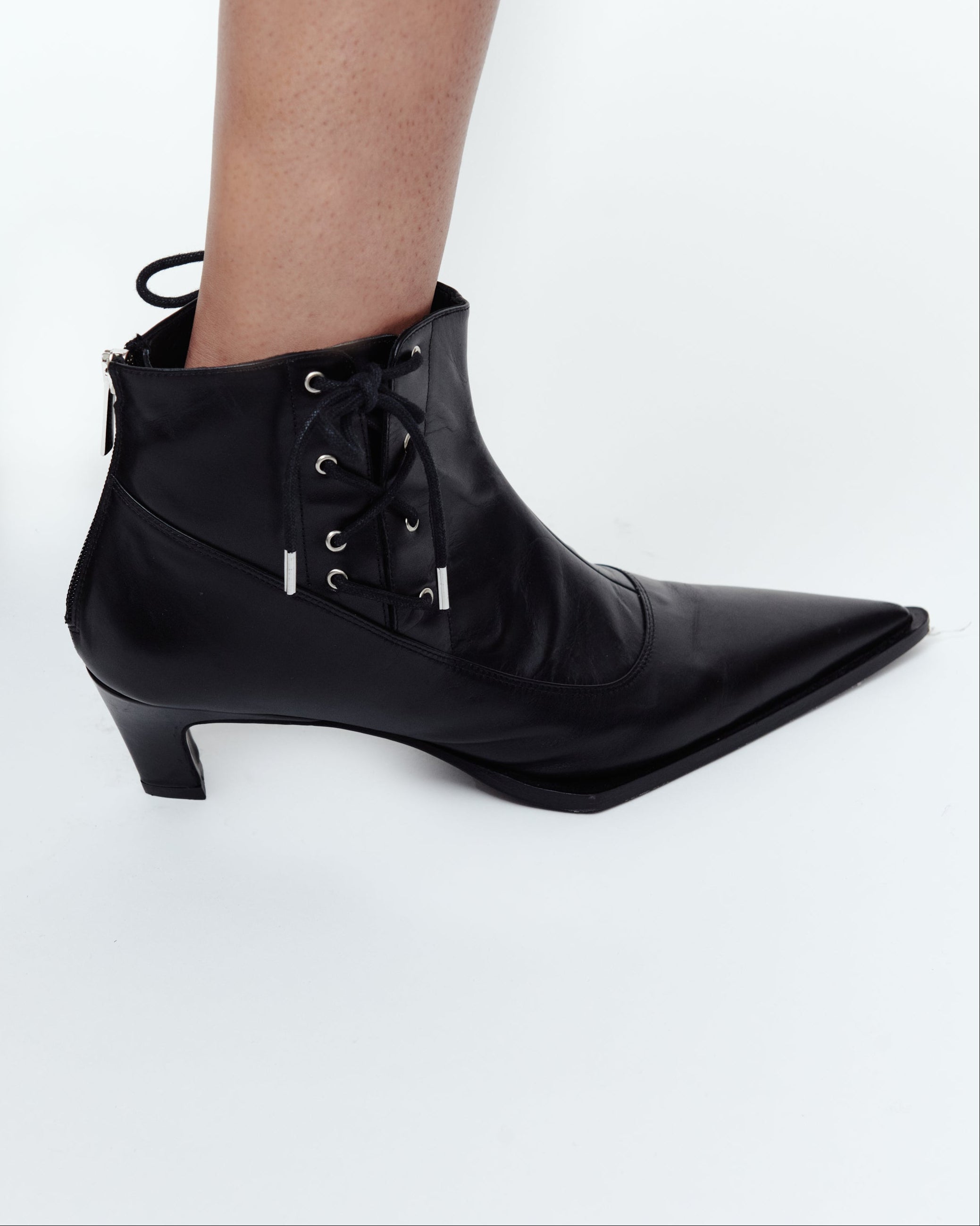 LACE UP ANKLE BOOTS 36 LACE UP ANKLE BOOTS 36