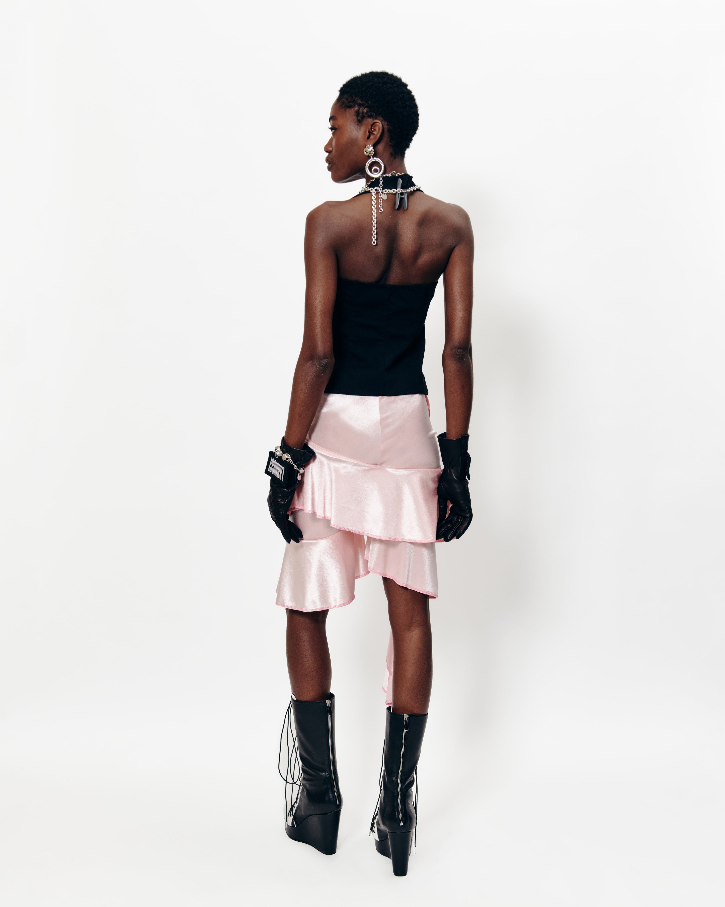 SHORT À VOLANTS ASYMÉTRIQUES